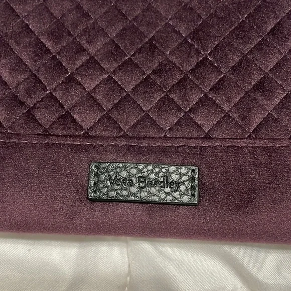 Vera Bradley NWT Iconic RFID Slim Wristlet Velvet Quilt Texture BlackBerry Wine - Picture 3 of 8